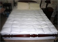 queen size mattress topper & pillows,clean