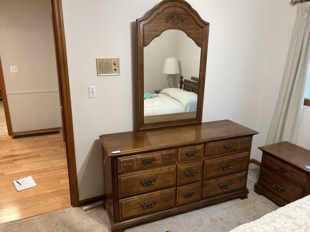 Wooden Dresser with Mirror, 62"x 19"x 32"