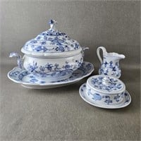 Meissen (Germany) "Blue Onion" Porcelain Covered