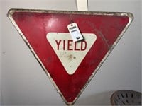 Yield sign 34x30
