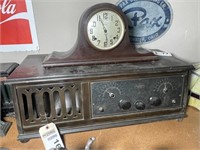 Antique airline radio & Sessions mantle clock