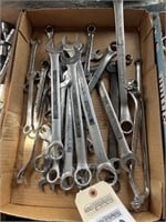 Group of end wrenches