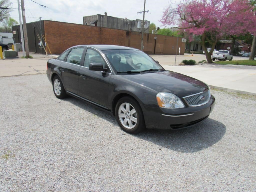 2007 Ford 500 SEL    Low Miles