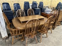 NICE OAK TABLE AND CHAIRS
