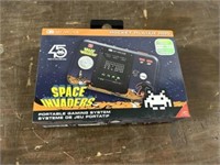 SPACE INVADERS PORTABLE GAME