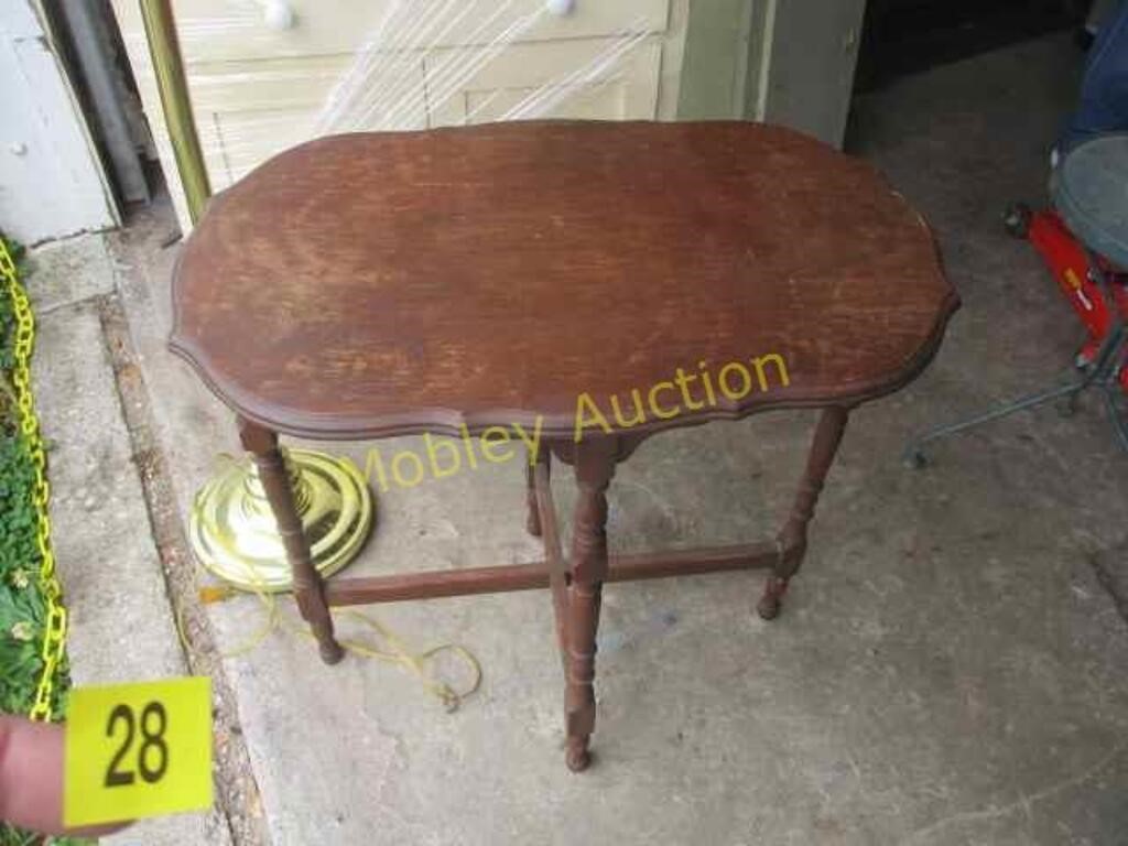 ANTIQUE TABLE-PICK UP ONLY(GIBBS)