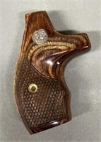 Smith & Wesson Laminated J-Frme Revolver Grips