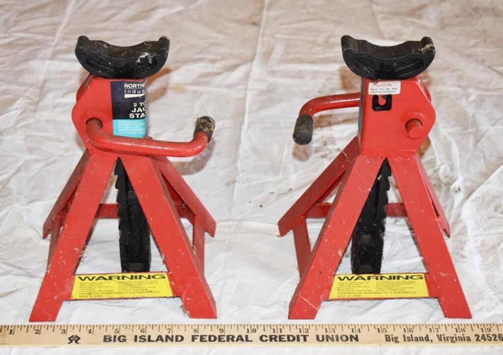 PAIR NORTHERN IND. 2 TON JACK STANDS
