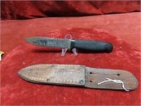 Vintage fixed blade knife w/scaler & scabbard.