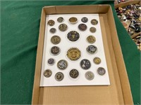 1 card of metal picture buttons including