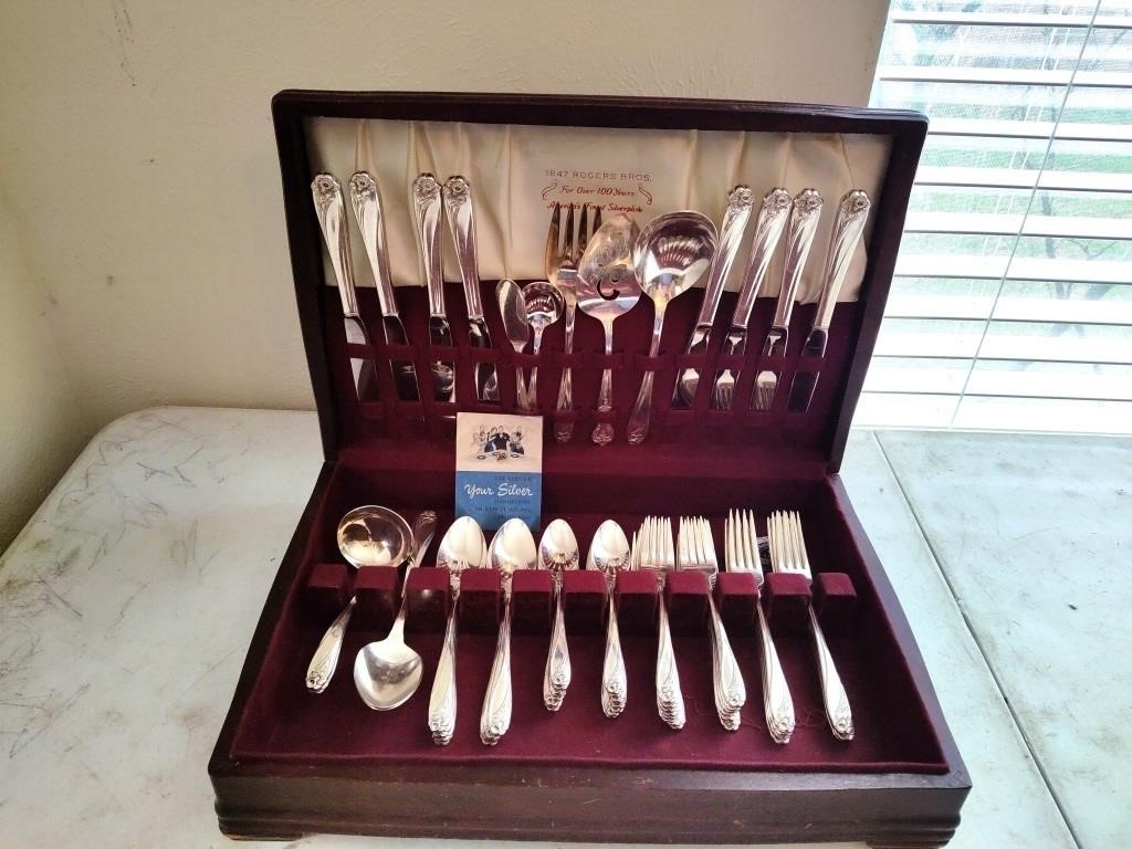 65 PC 1847 Roger Brothers Silverware Set