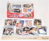 LOT - BASKETBALL TRADING CARDS