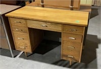 Solid desk 42 x 20.5 x 30