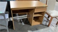 Solid desk matches lot 57