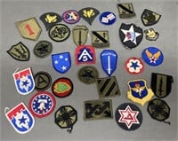 32 - US Military Patches