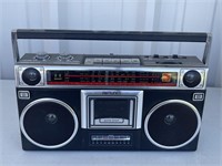 Riptunes Portable Radio / Cassette Player 7.5in T