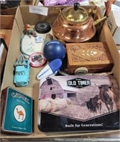 FLAT OF ASSORTED COLLECTIBLES