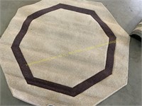 Daly’s Rug Co. 6x6’ octagonal area rug