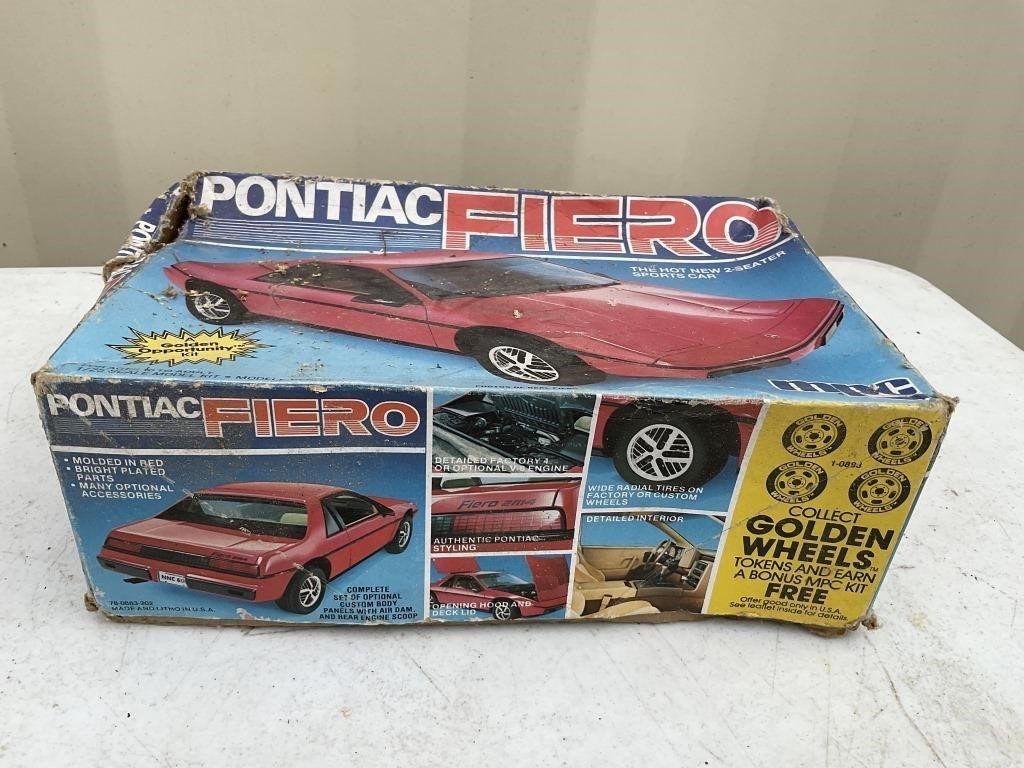 PONTIAC FIERO MODEL KIT