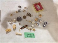Vintage Clip earrings