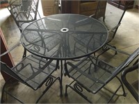 Round Metal Patio Set W/4 Chairs, 42”W