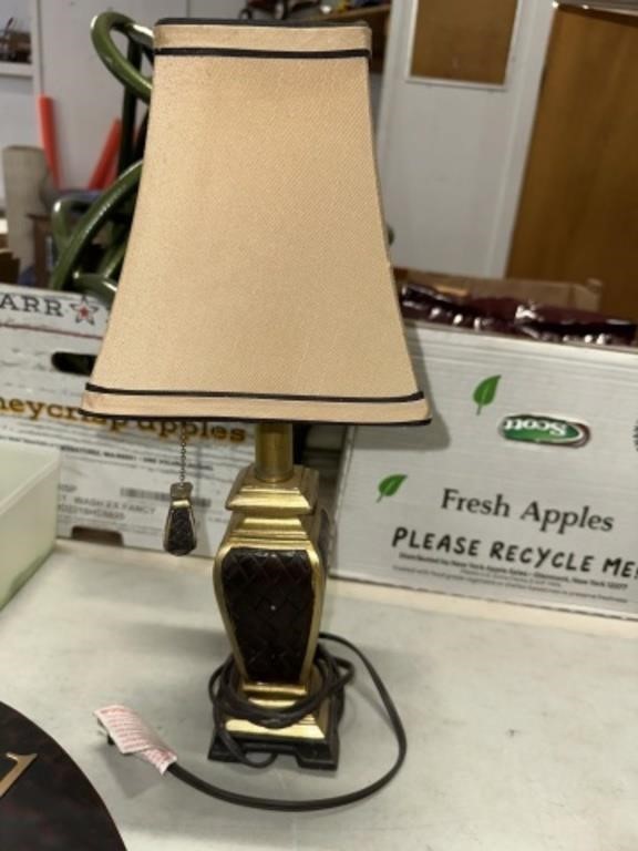 TABLE LAMP