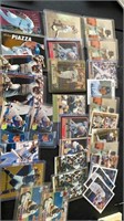 Mike Piazza 30 card lot with good cards