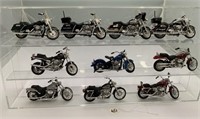 10 Harley Davidson motorcycles Maisto 1/18