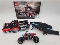 LEGO TECHNIC Stunt Show Truck & Bike (42106)