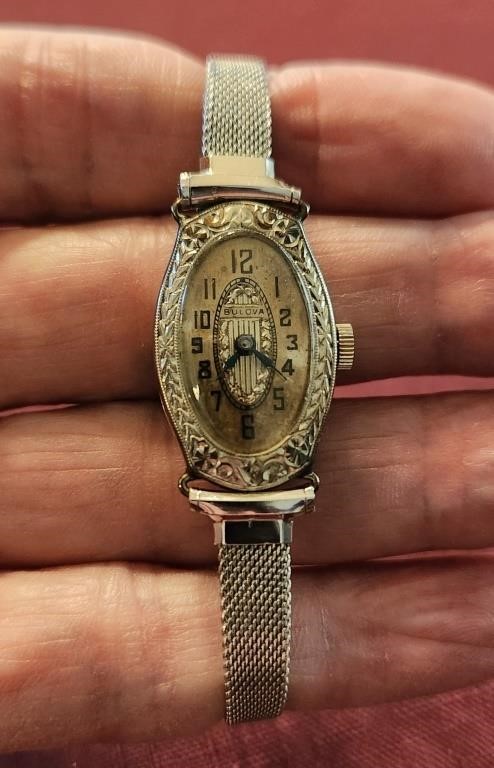 Antique 14K Gold Bulova Ladies Wristwatch RUNS