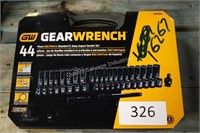 gearwrench standard & deep impact socket set