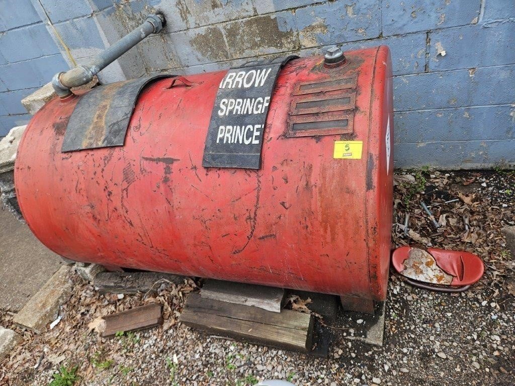 USED WASTE OIL TANK. BUYER MIST DISCONNECT FROM