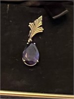 14K GOLD PENDANT WITH AMETHYST