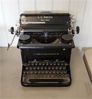 Antique 1930s LC Smith Super Speed 11 Typewriter