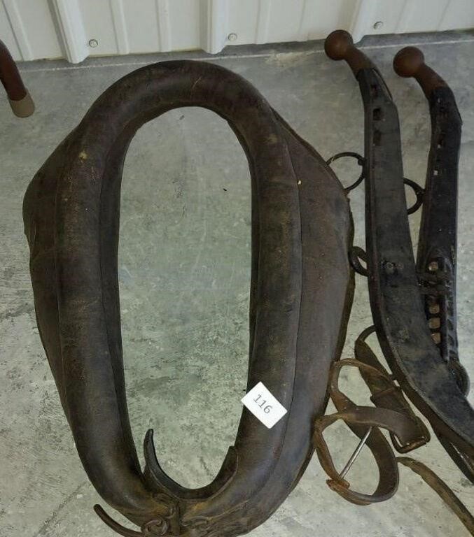 HORSE COLLAR AND HAMES