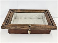 TABLETOP DISPLAY CASE WITH KEY- 18" X 14" TOP