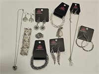 Silver Tone Fashion Jewelry #106
