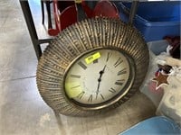 LARGE ROUND WALL CLOCK