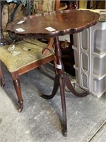 Scalloped Edge Antique Pedestal Table