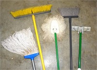 mop & broom lot clean