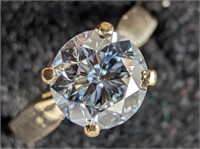 $3165 10K  2.16G, Lab Created Diamond 0.95Ct Ring