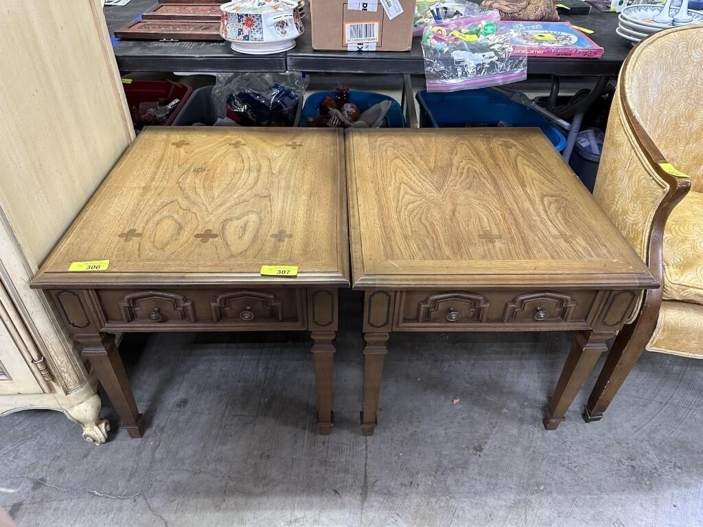 2PC LANE FURNITURE CLOVER/ CLUB TOP TABLES SEE TOP