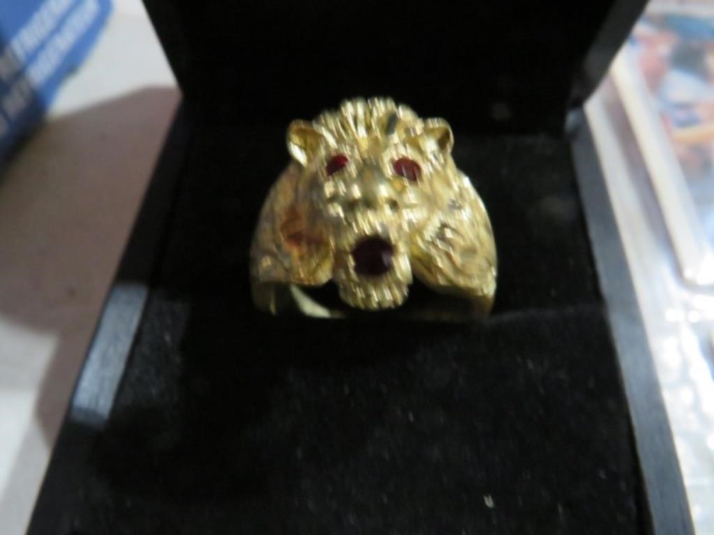 UNIQUE VINTAGE LION RING WITH RUBY EYES SZ 11