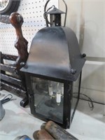 HANGING CARRIAGE HOUSE LAMP