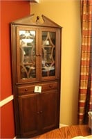 Corner Cabinet (Approximately 80x31.5")