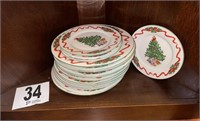 Tabletops Unlimited Christmas Plates (16 Pieces)