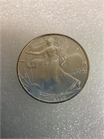 2004 Walking liberty 1 Oz silver dollar
