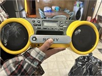 Sony Stereo, working & battery operated