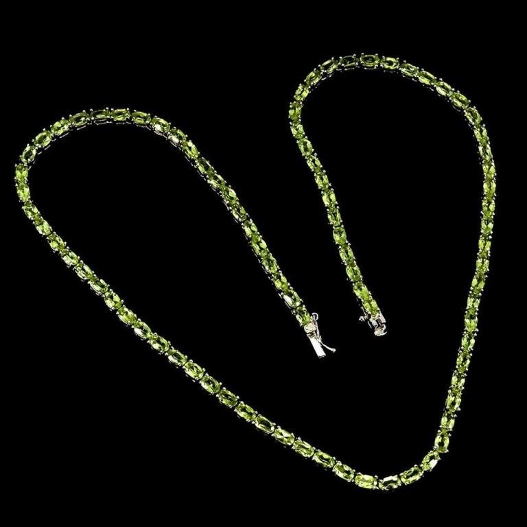 Natural Stunning Green Peridot 125 Cts Necklace