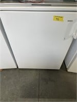 Kenmore dorm fridge 24 x 24 x 34